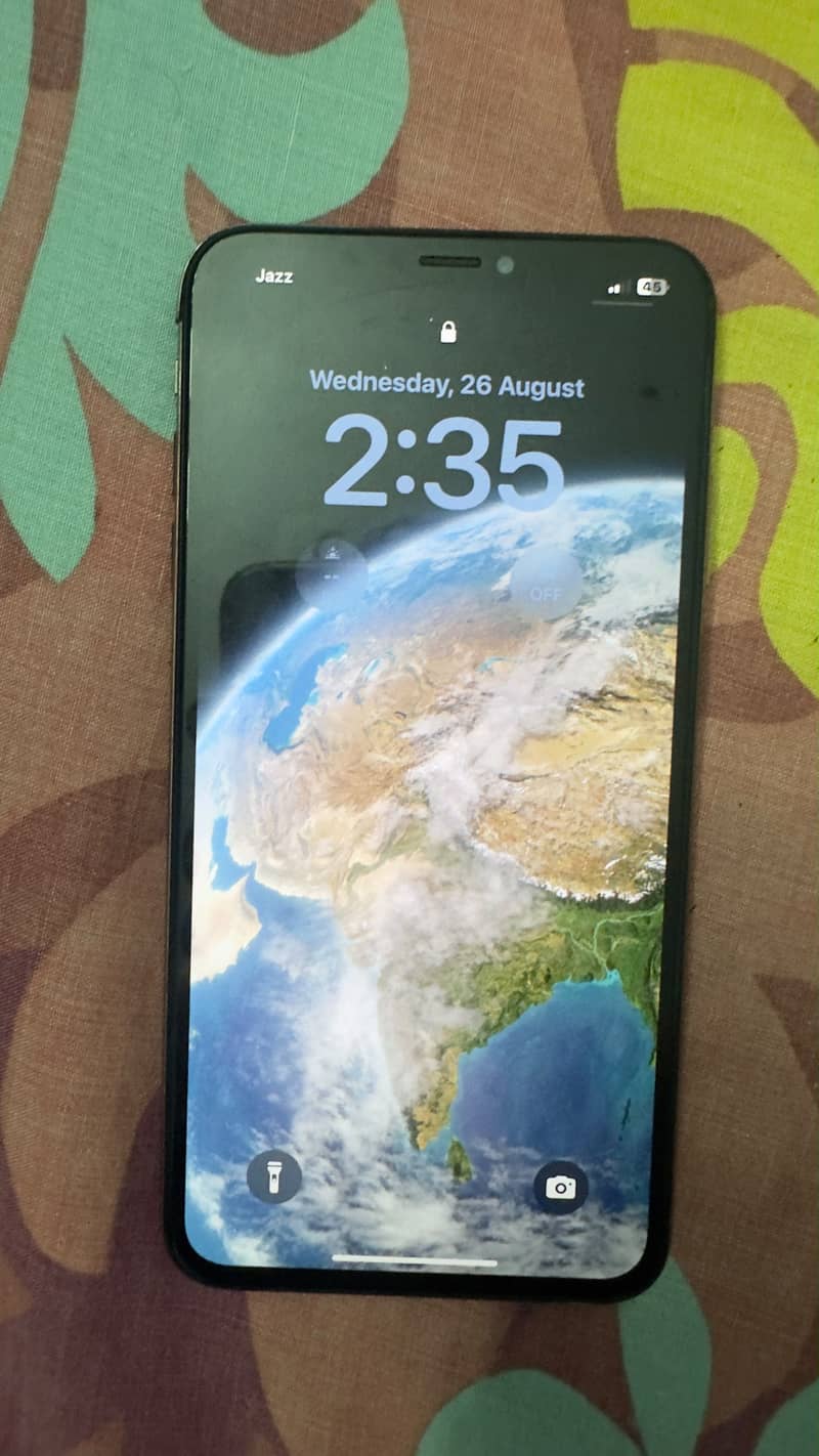 Apple iPhone XS Max 1