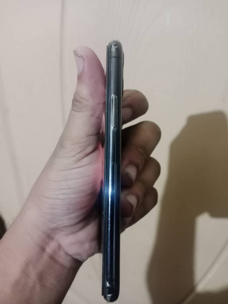 Apple iPhone 11 Pro 2