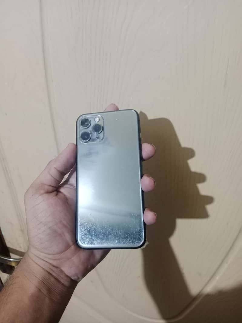 Apple iPhone 11 Pro 4