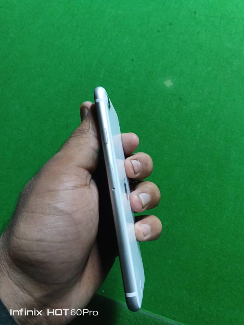 Apple iPhone SE 3