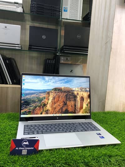 HP Envy 17" Ultra 7 H series (15th Gen Touchscreen)