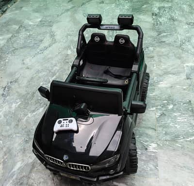 kids car bettery door open front lights urgent sale no use only 4 mnth