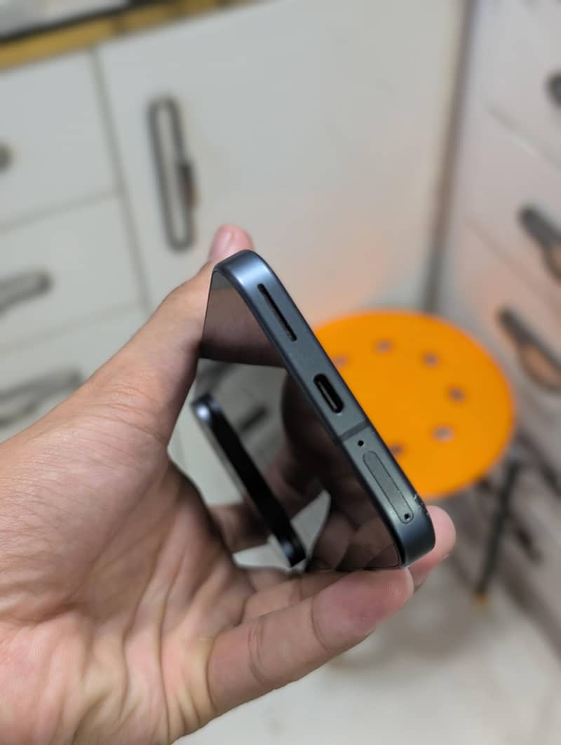 Google Pixel 9 6