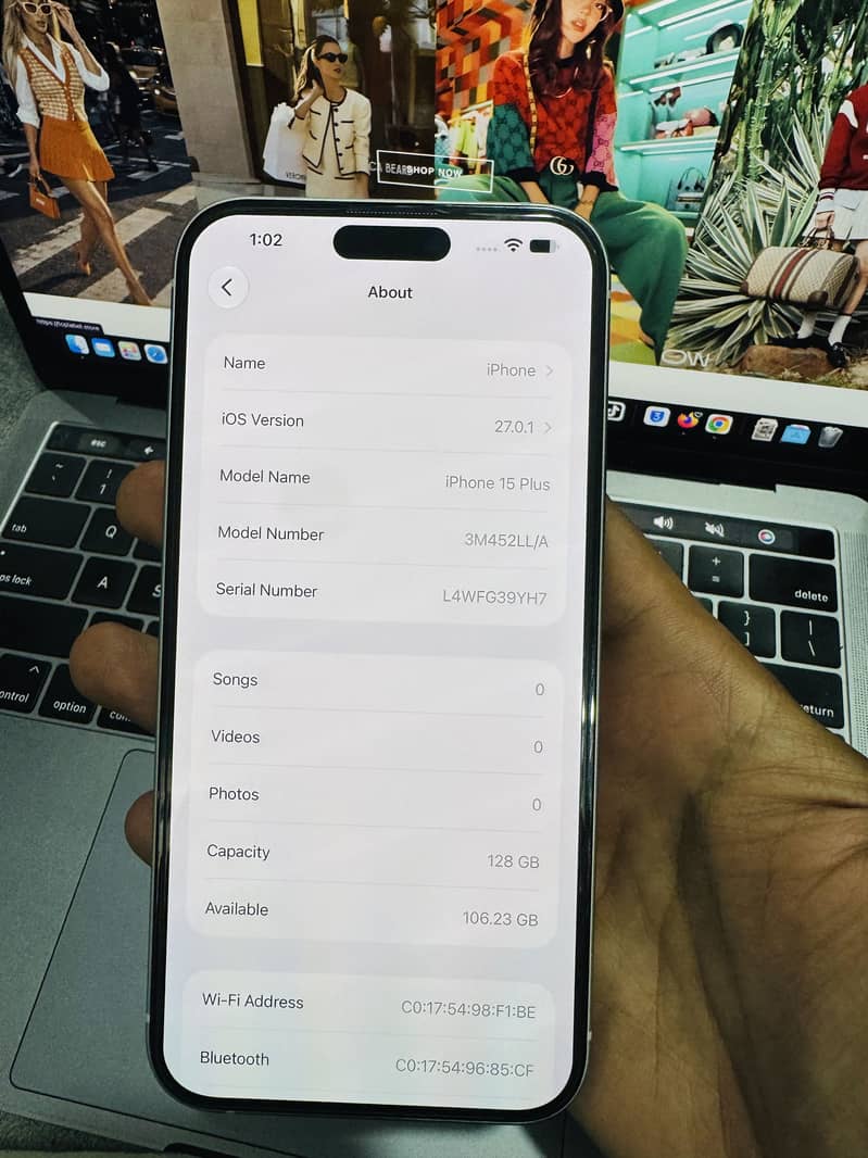 Apple iPhone 15 plus 4