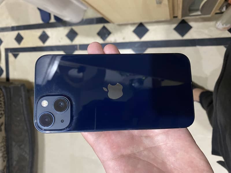 Apple iPhone 13 0