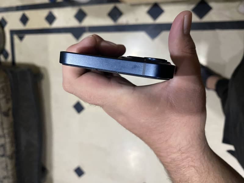 Apple iPhone 13 3