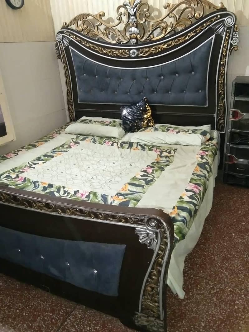 Double bed 0