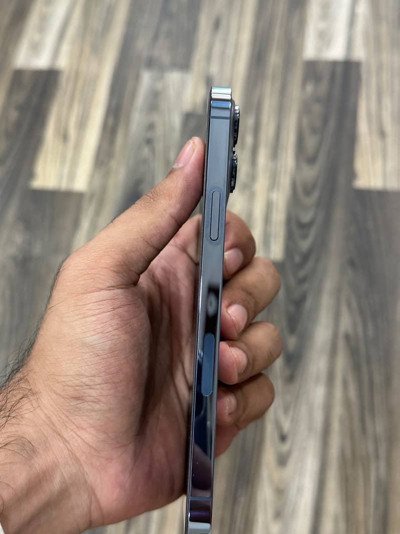 Apple iPhone 13 Pro Max 4