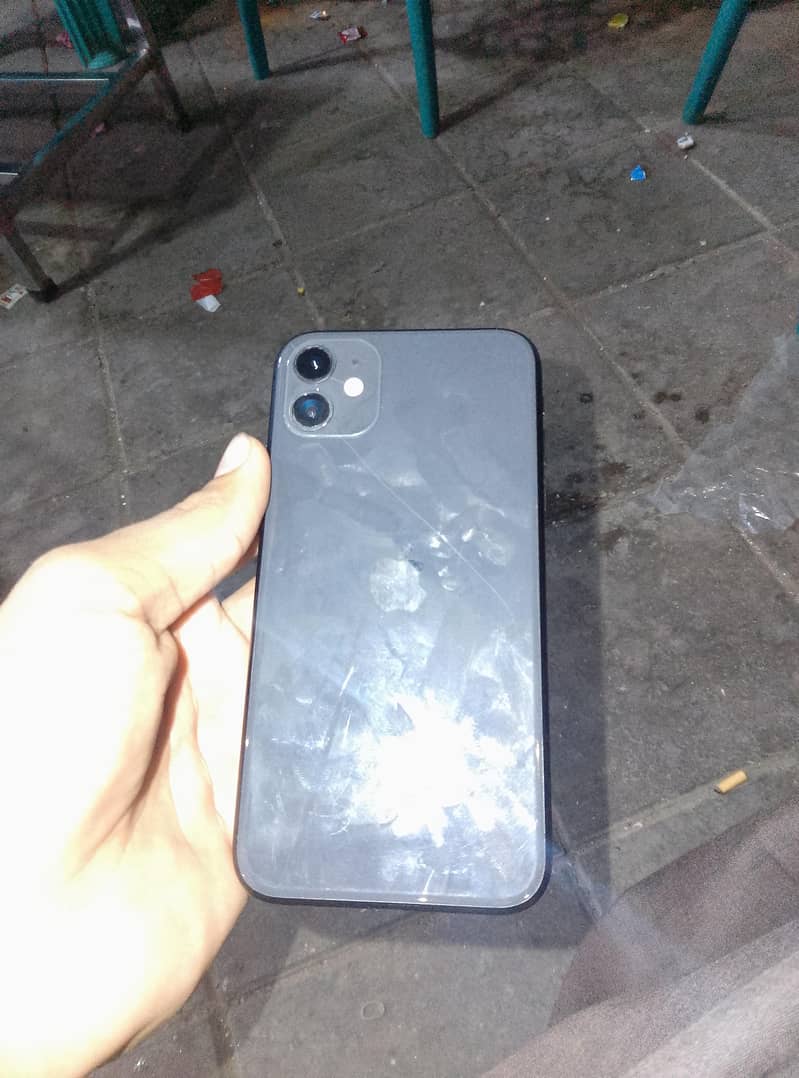Apple iPhone 11 4