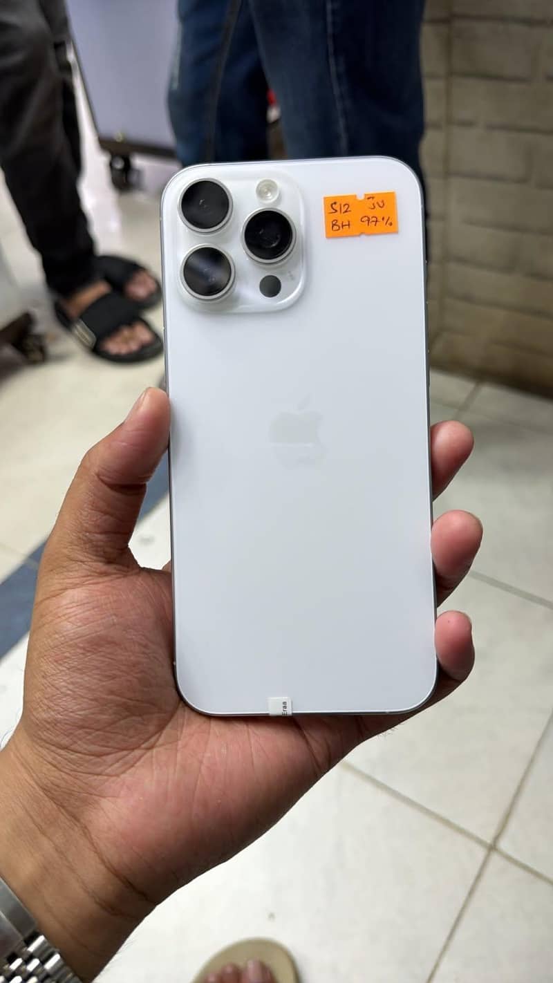 Apple iPhone 16 Pro Max 2