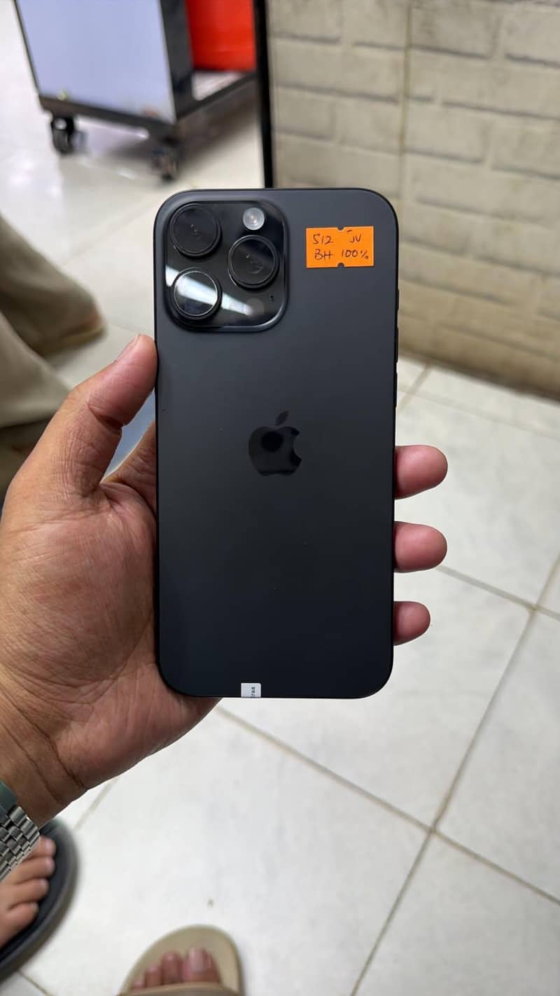 Apple iPhone 16 Pro Max 4