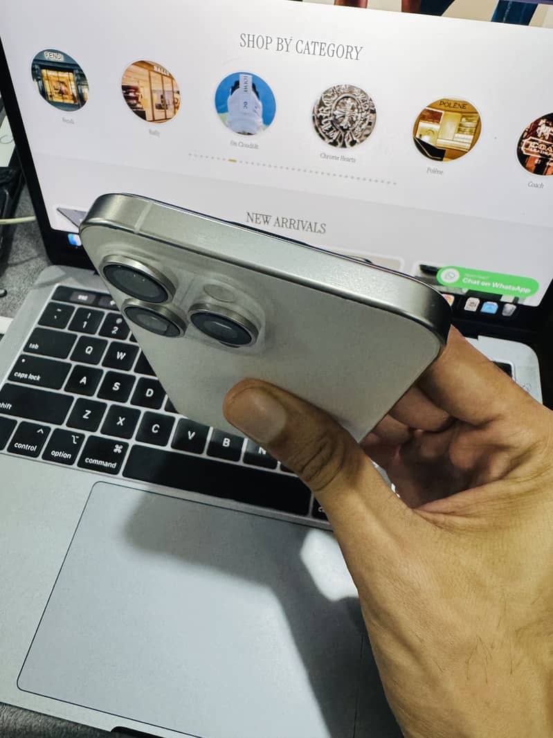 Apple iPhone 15 Pro Max 5