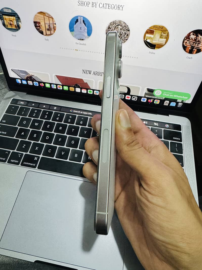 Apple iPhone 15 Pro Max 7