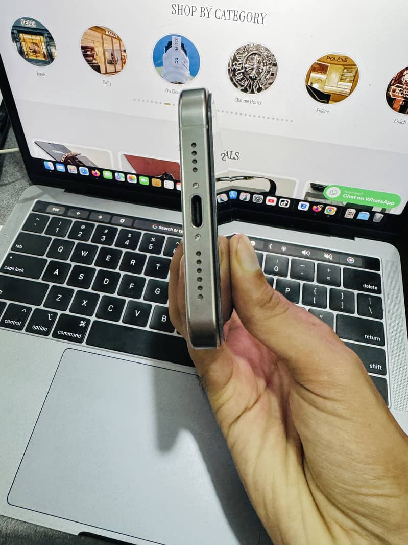 Apple iPhone 15 Pro Max 8