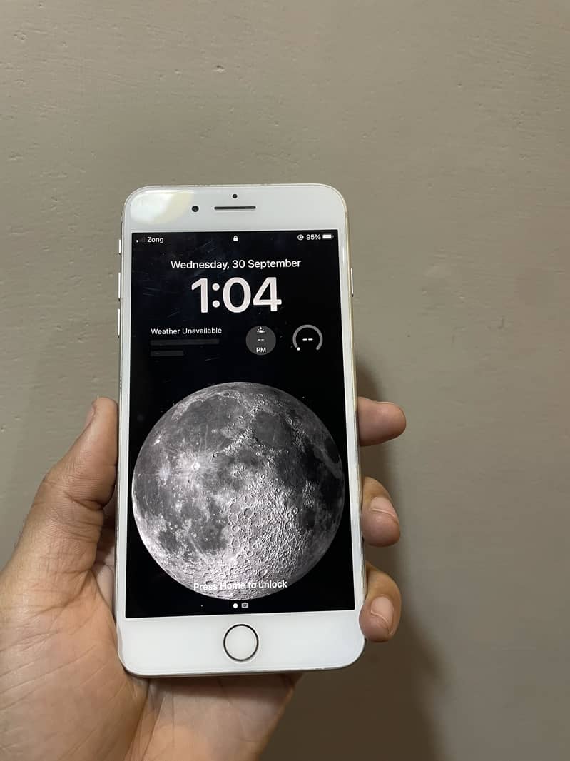 Apple iPhone 8 Plus 0