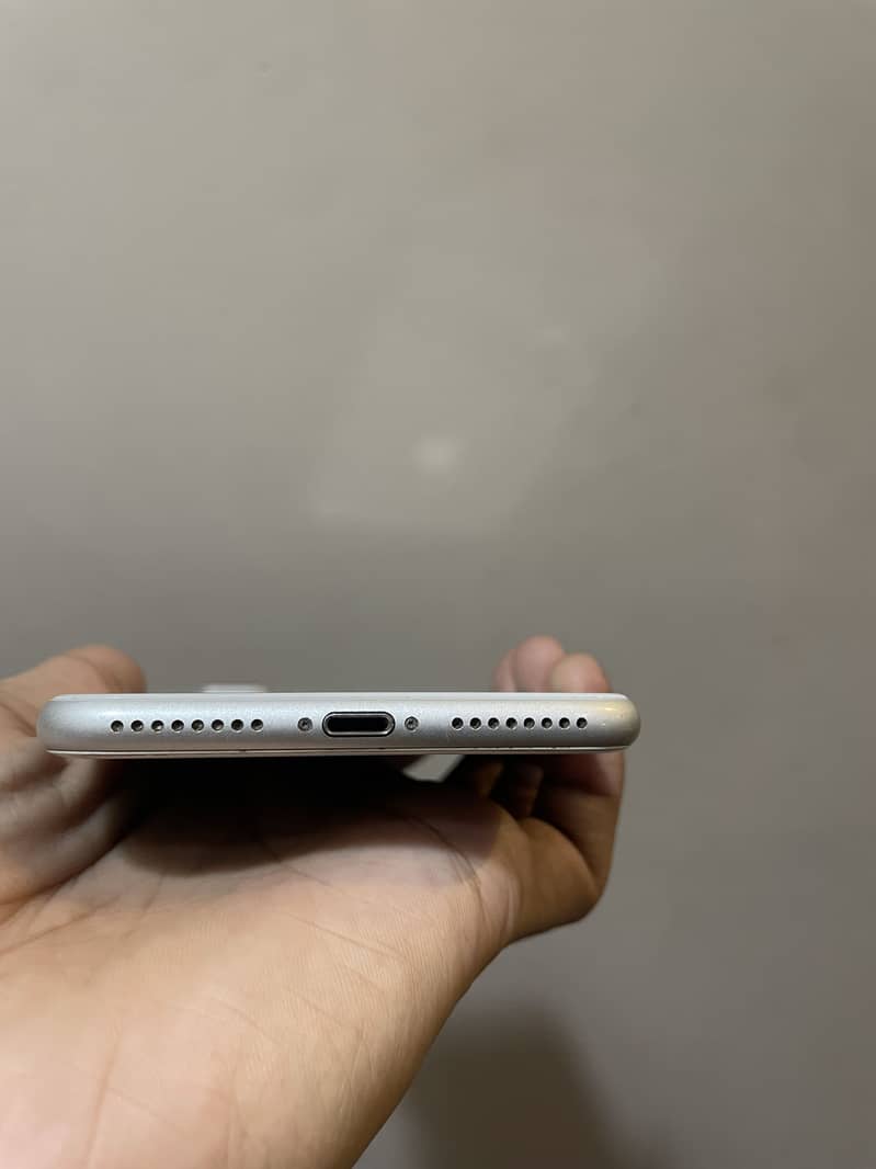 Apple iPhone 8 Plus 1