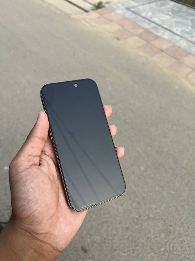 Apple iPhone 15 Pro 1