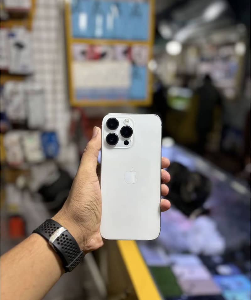 Apple iPhone 14 Pro Max 0