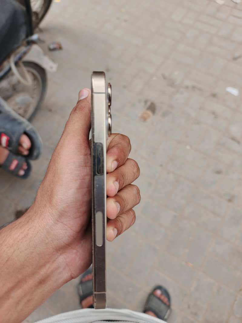 Apple iPhone 13 Pro 3