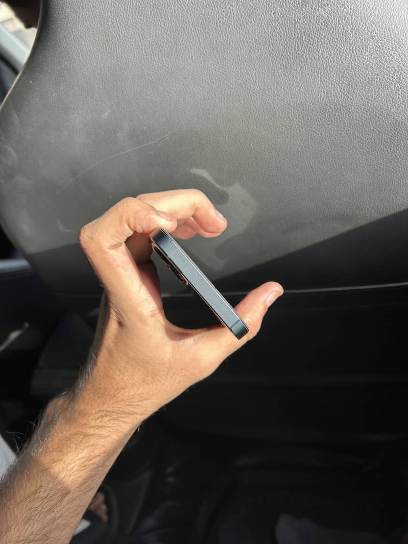 Apple iPhone 13 2