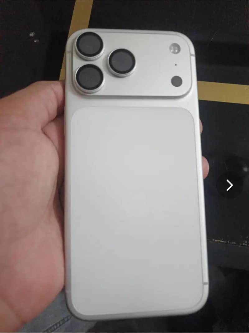 Apple iPhone 17 Pro Max 0