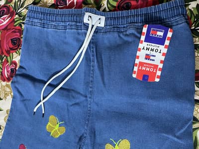 Trendy embroidery jeans