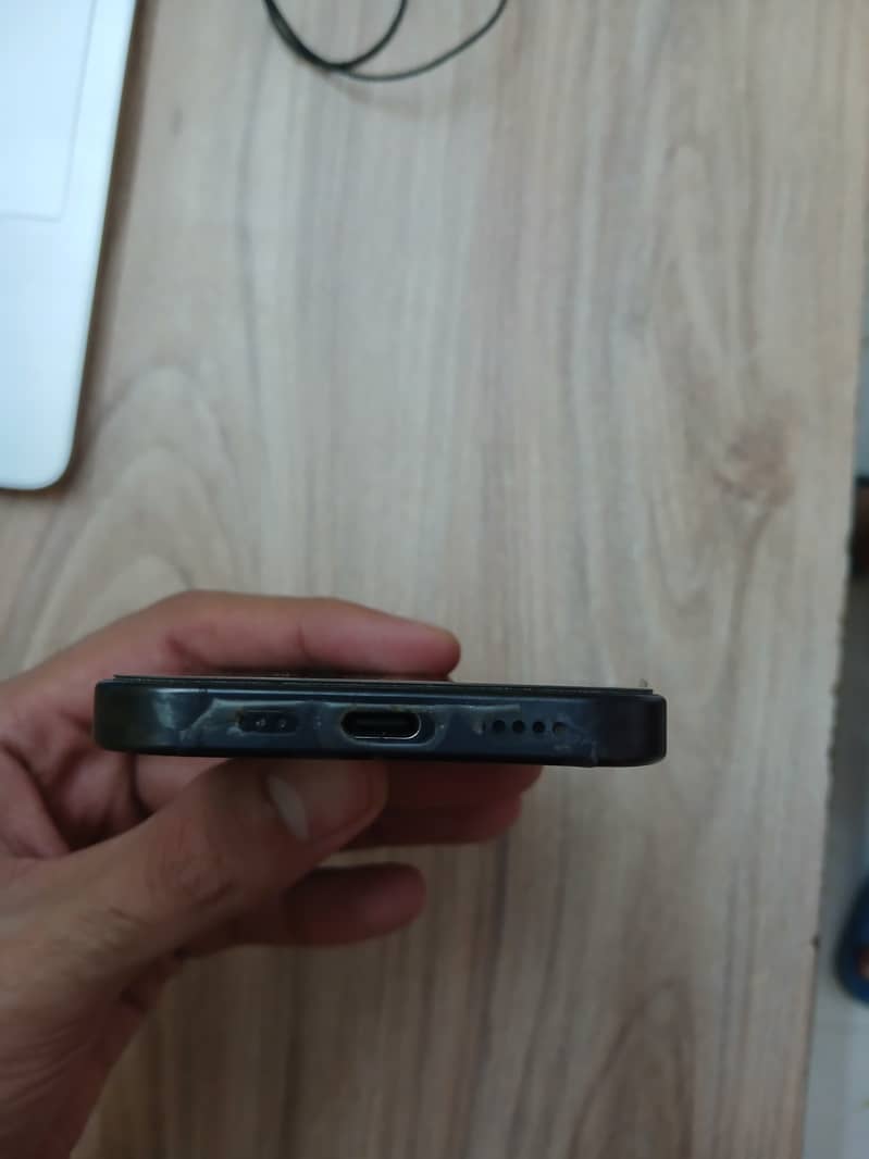 Apple iPhone 15 Pro 4
