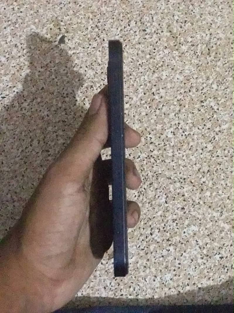 Apple iPhone 12 2