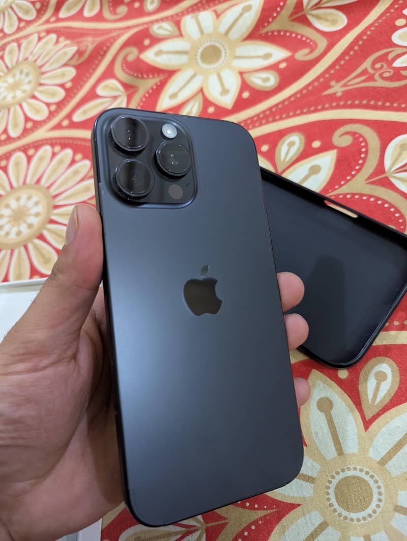 Apple iPhone 16 Pro Max 5