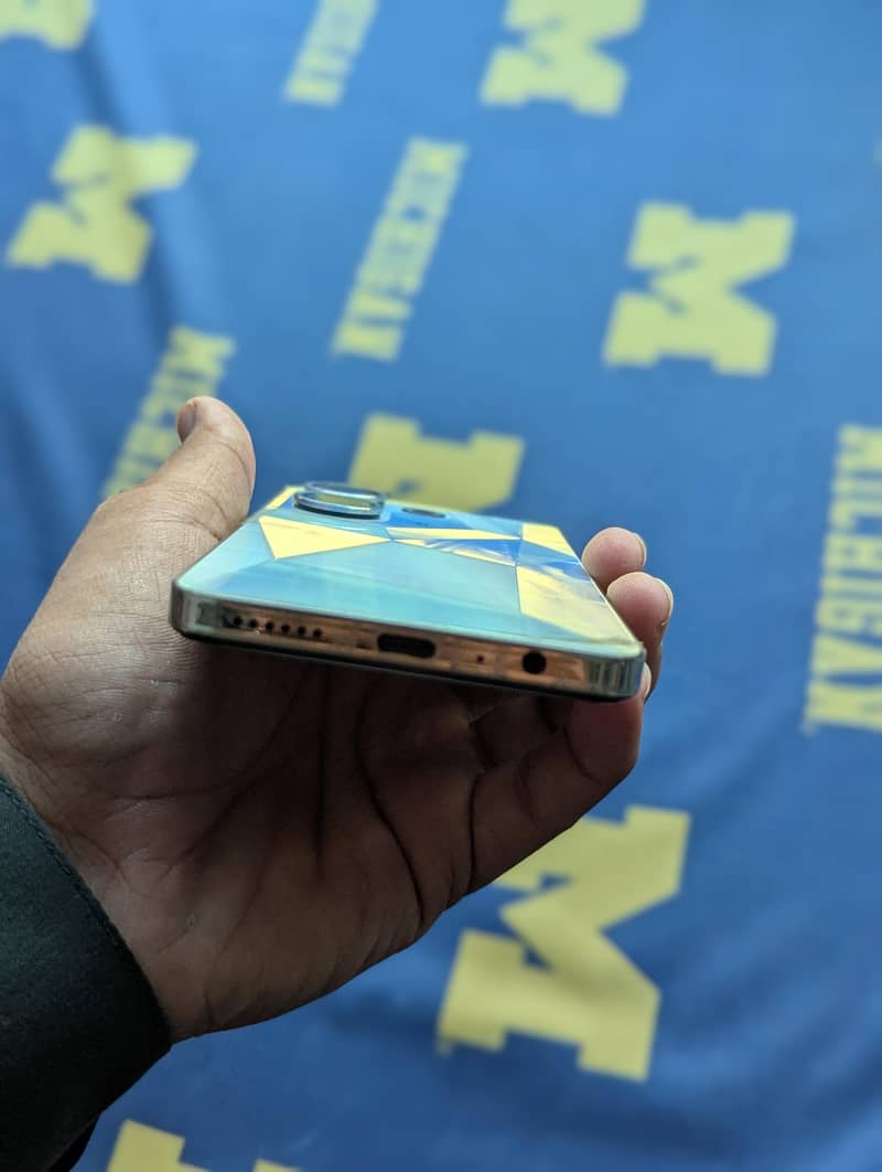 Tecno CAMON 20 1