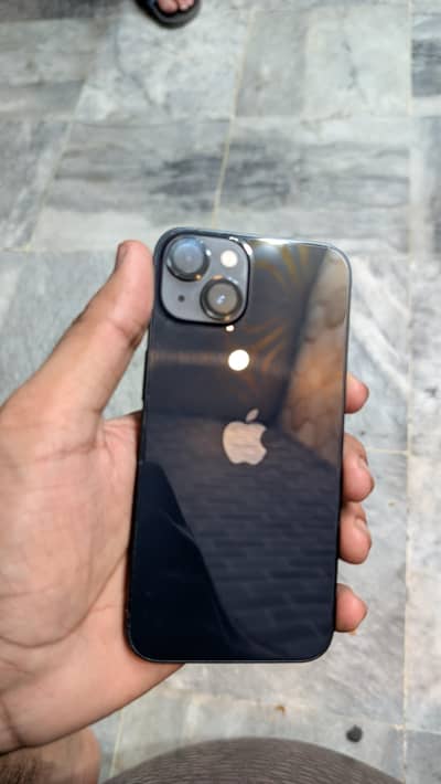 Apple iPhone 13
