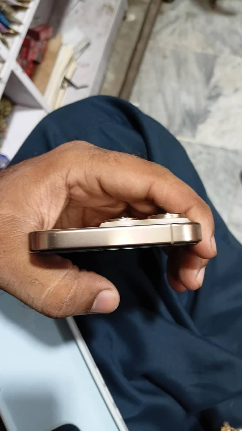Apple iPhone 16 Pro 5