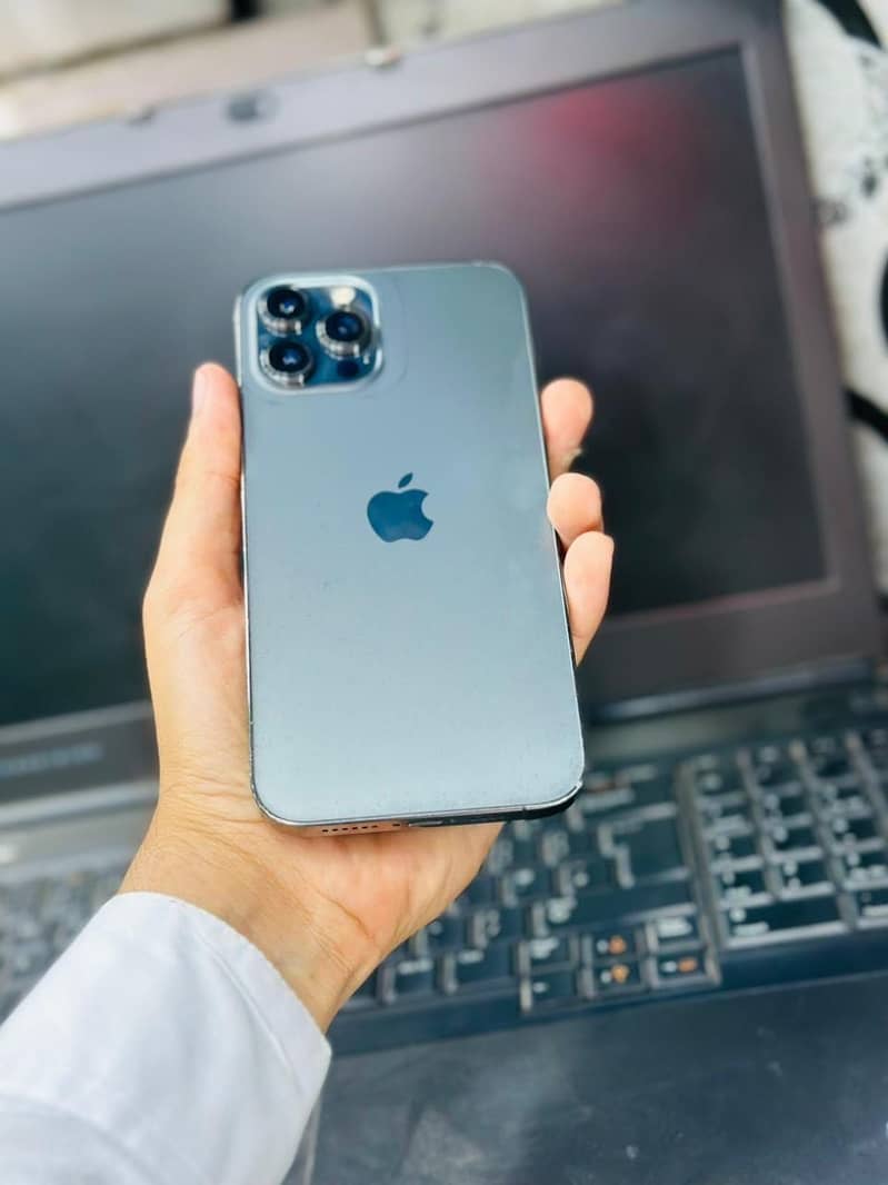 Apple iPhone 12 Pro Max 4