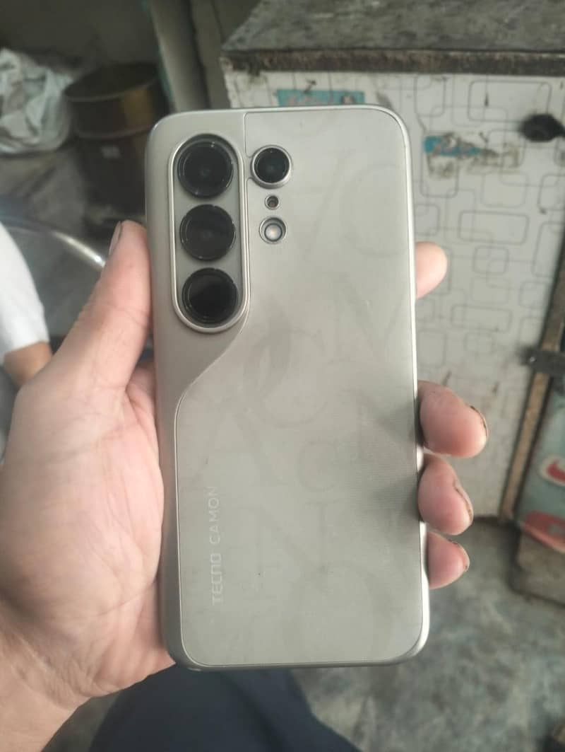 CAMON 15 Pro 8/256 1