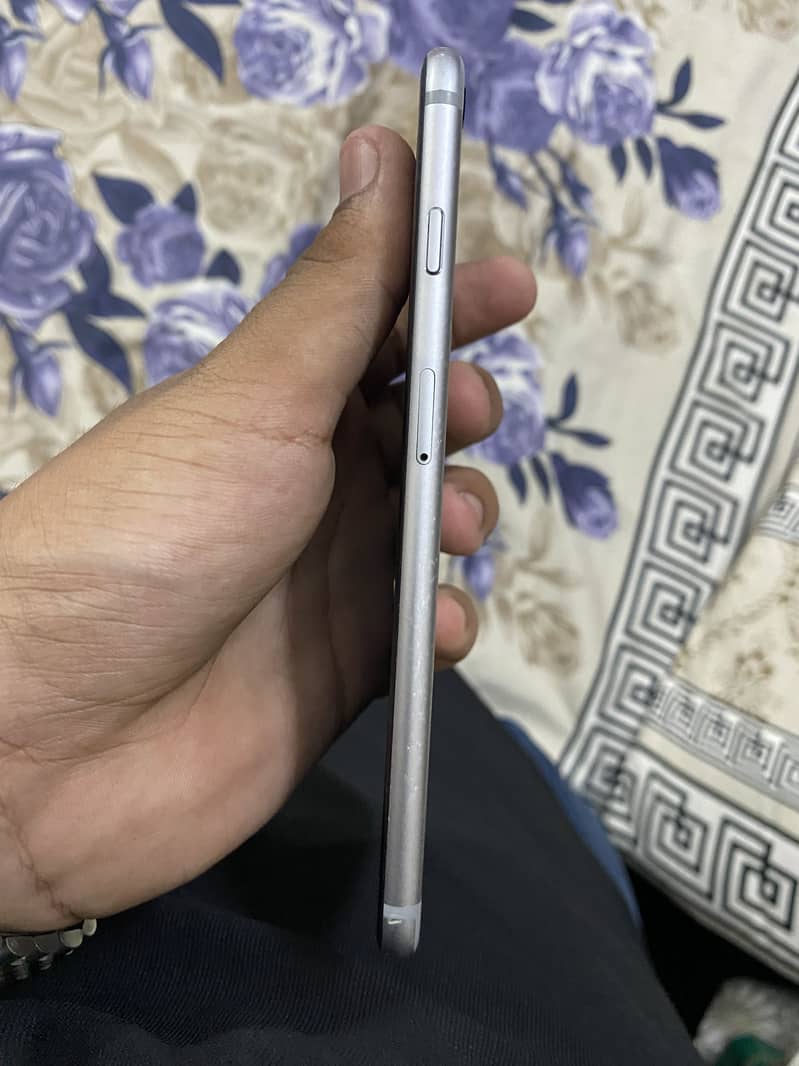Apple iPhone 6S Plus 4