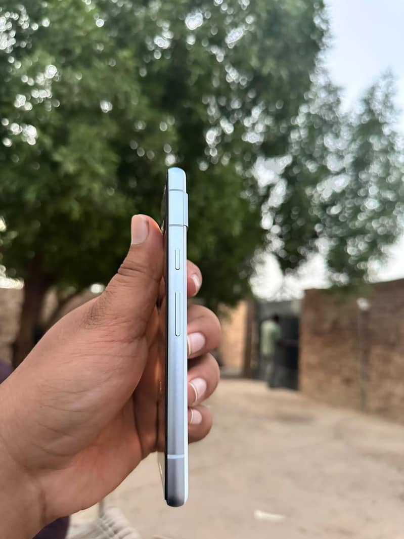 Google Pixel 7a 2