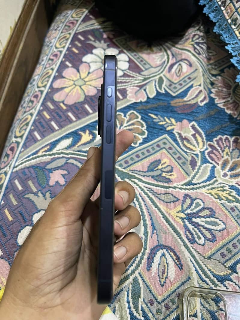 Apple iPhone 15 Pro Max 2