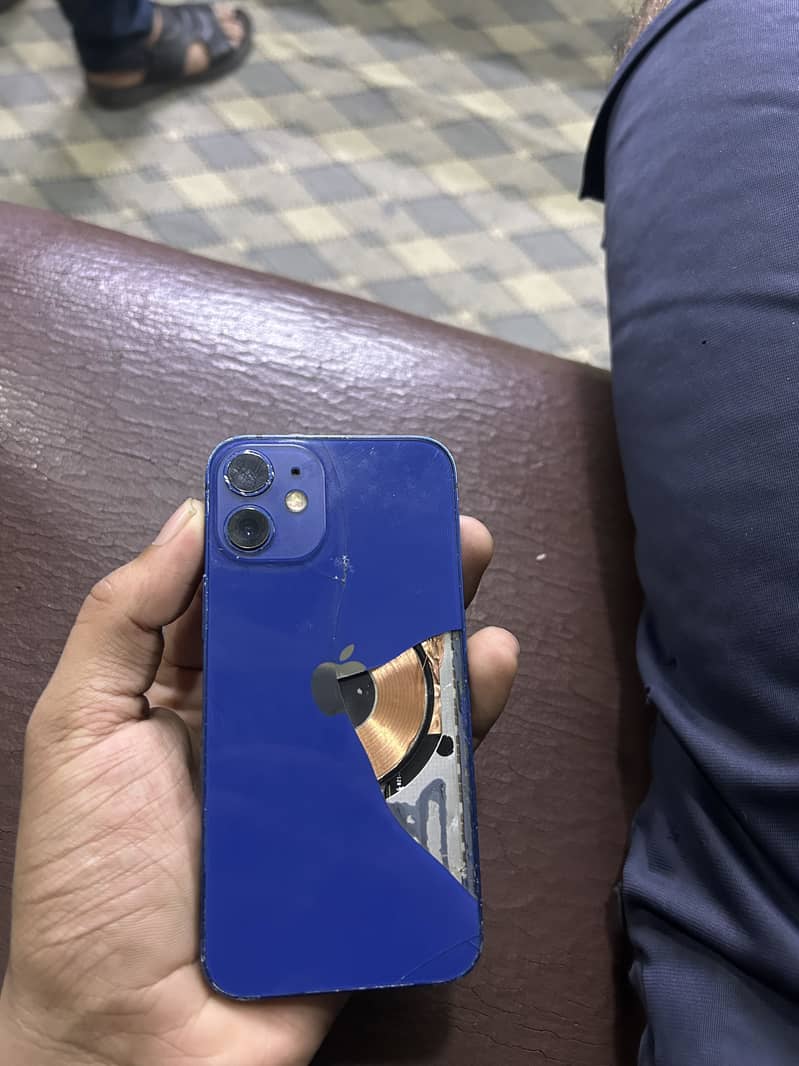 Apple iPhone 12 mini 1