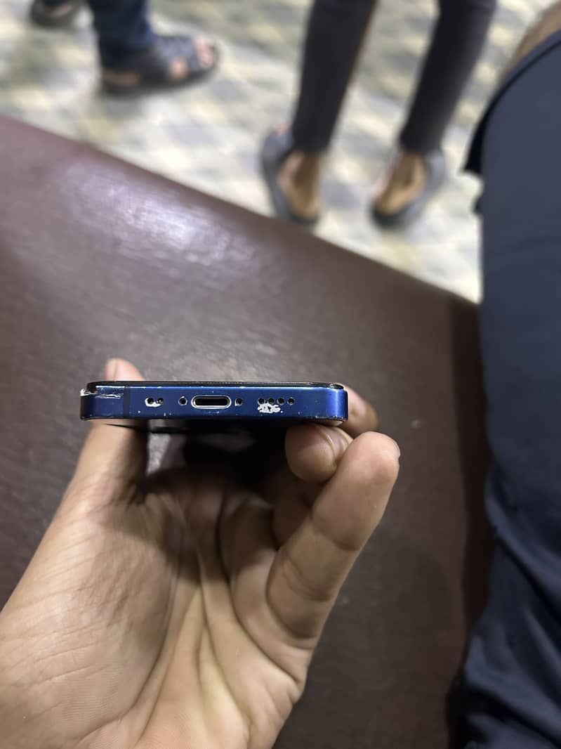 Apple iPhone 12 mini 3