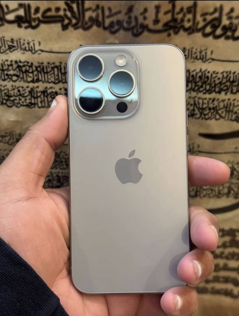 Apple iPhone 15 Pro 0