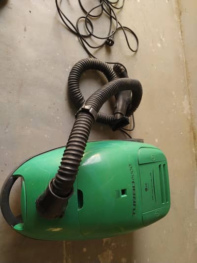 LG Turbo 6000 Vacuum Cleaner V-4000HT - 1600Wl