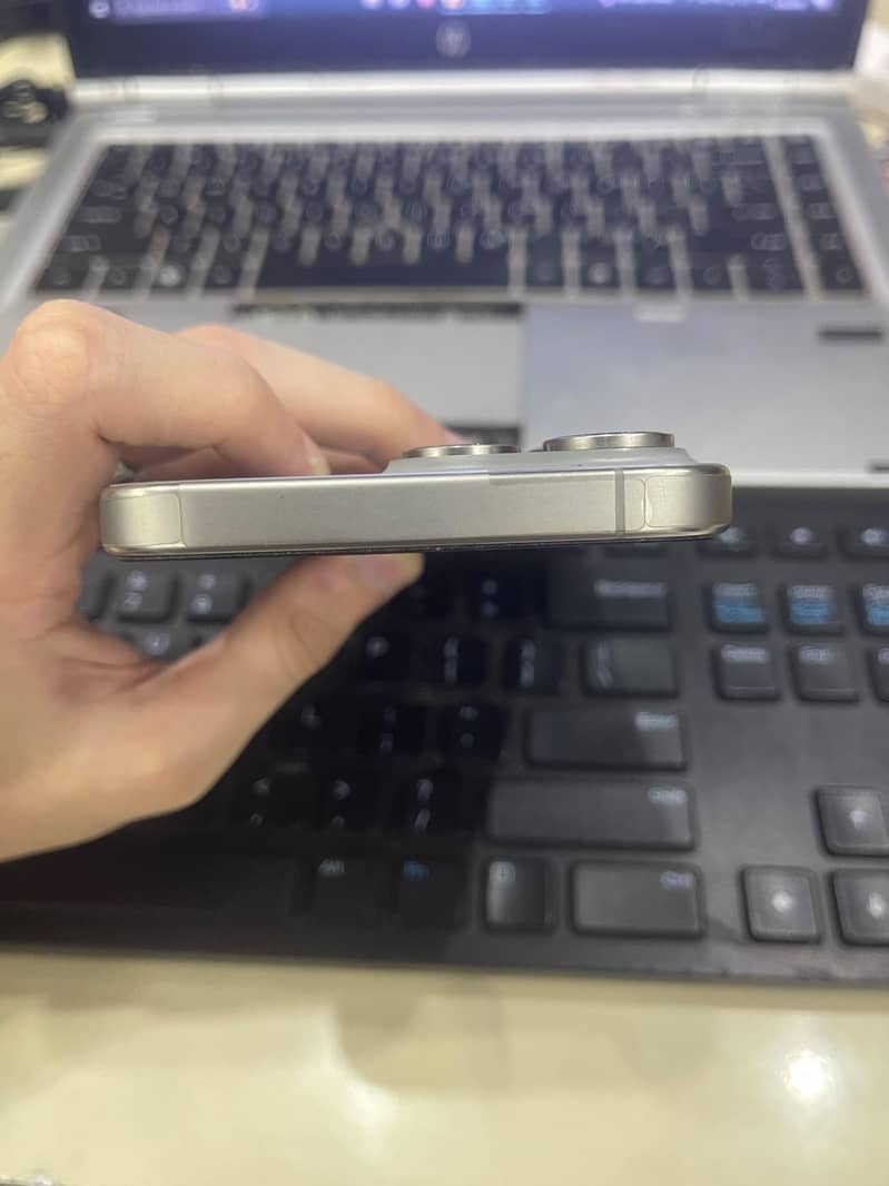 Apple iPhone 15 Pro Max 1