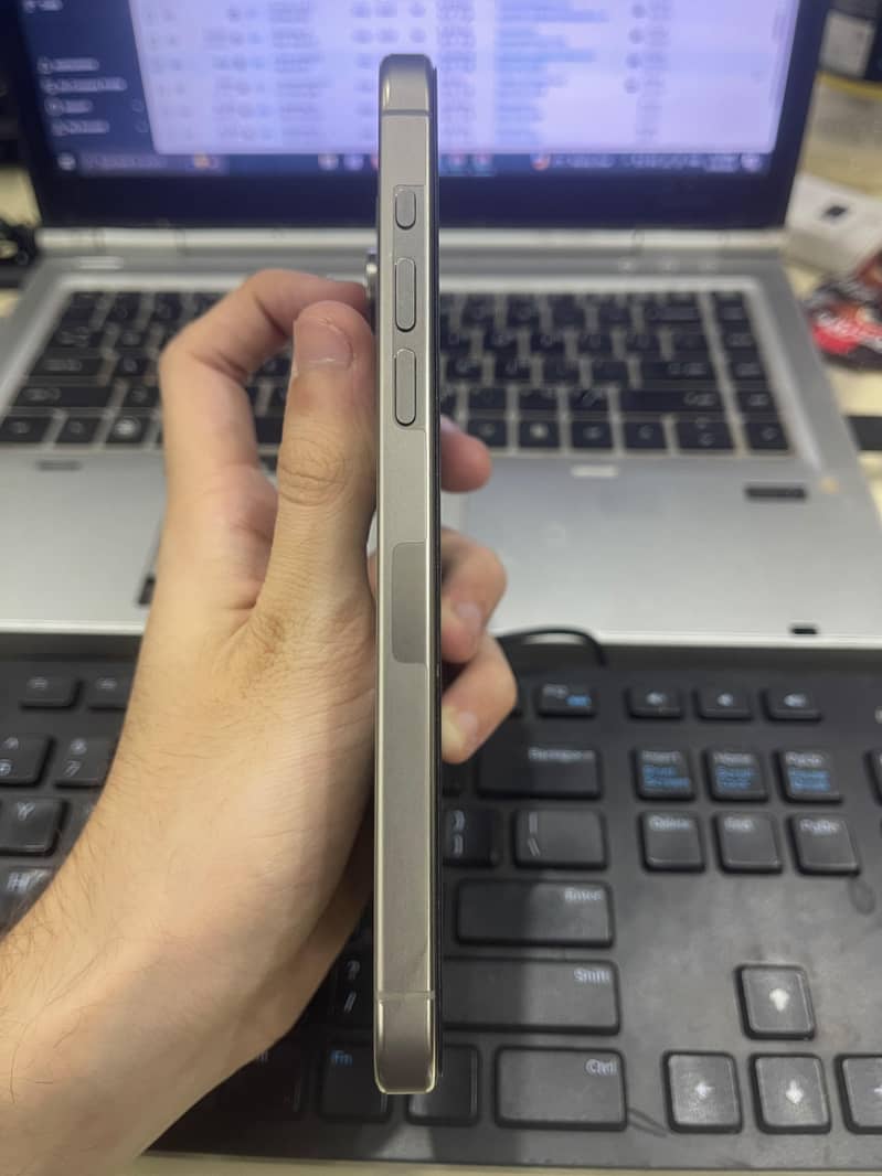 Apple iPhone 15 Pro Max 3