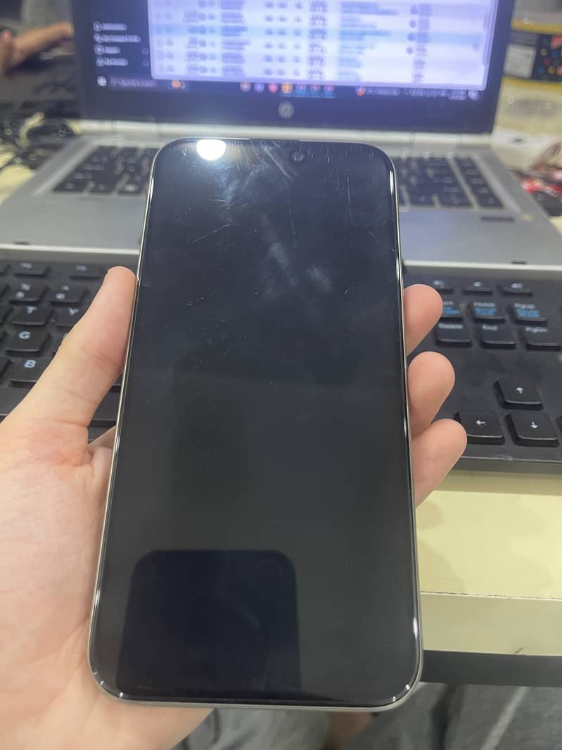 Apple iPhone 15 Pro Max 6