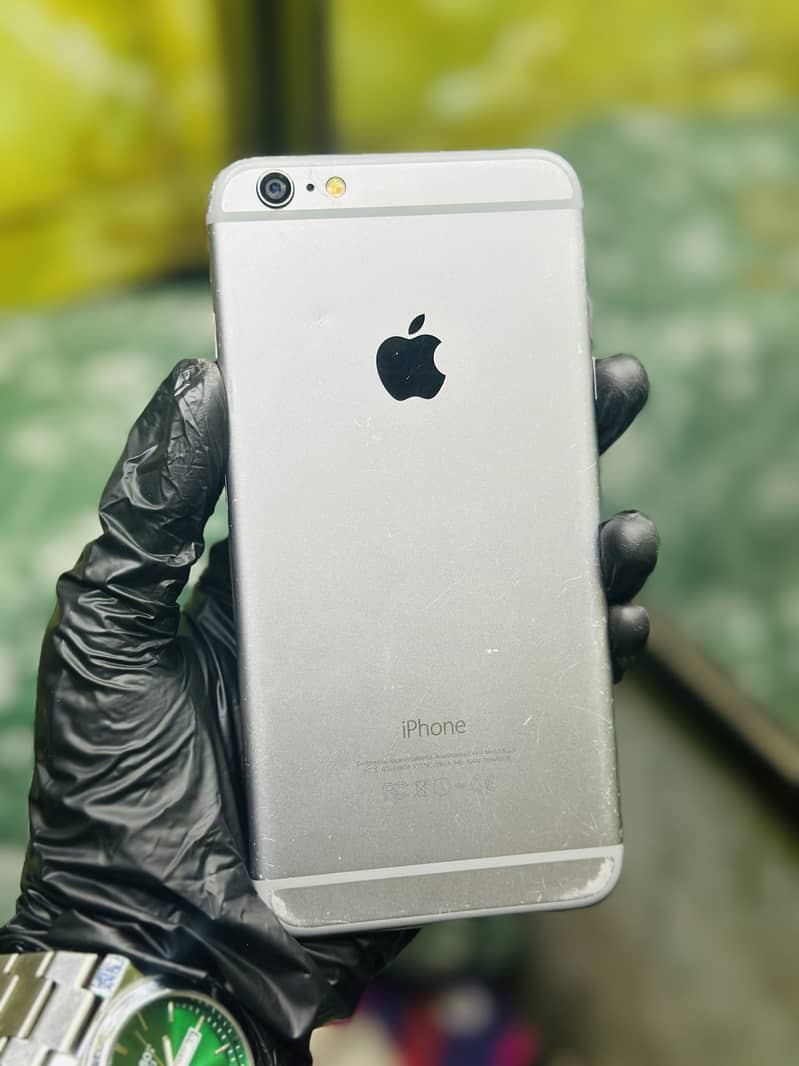 Apple iPhone 6S Plus 4