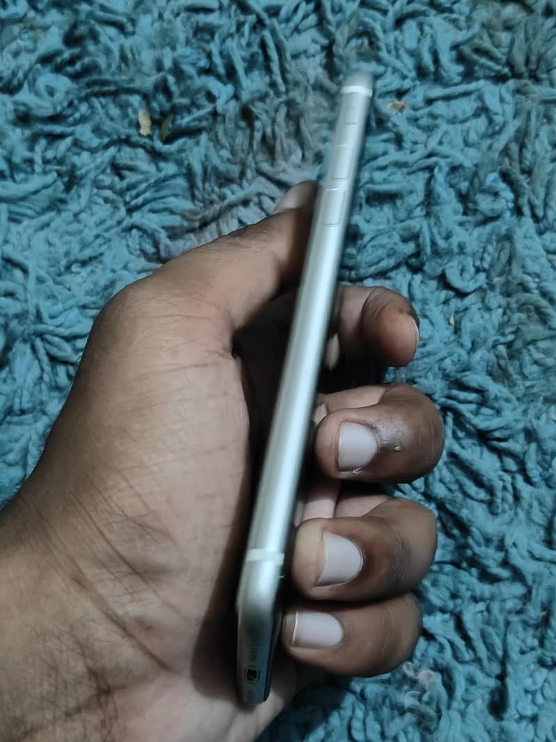 Apple iPhone SE 5