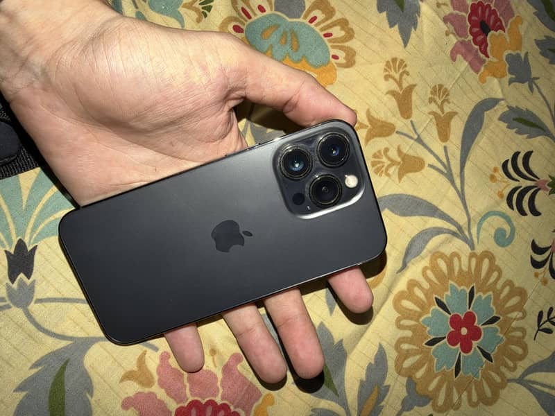 Apple iPhone 13 Pro 1