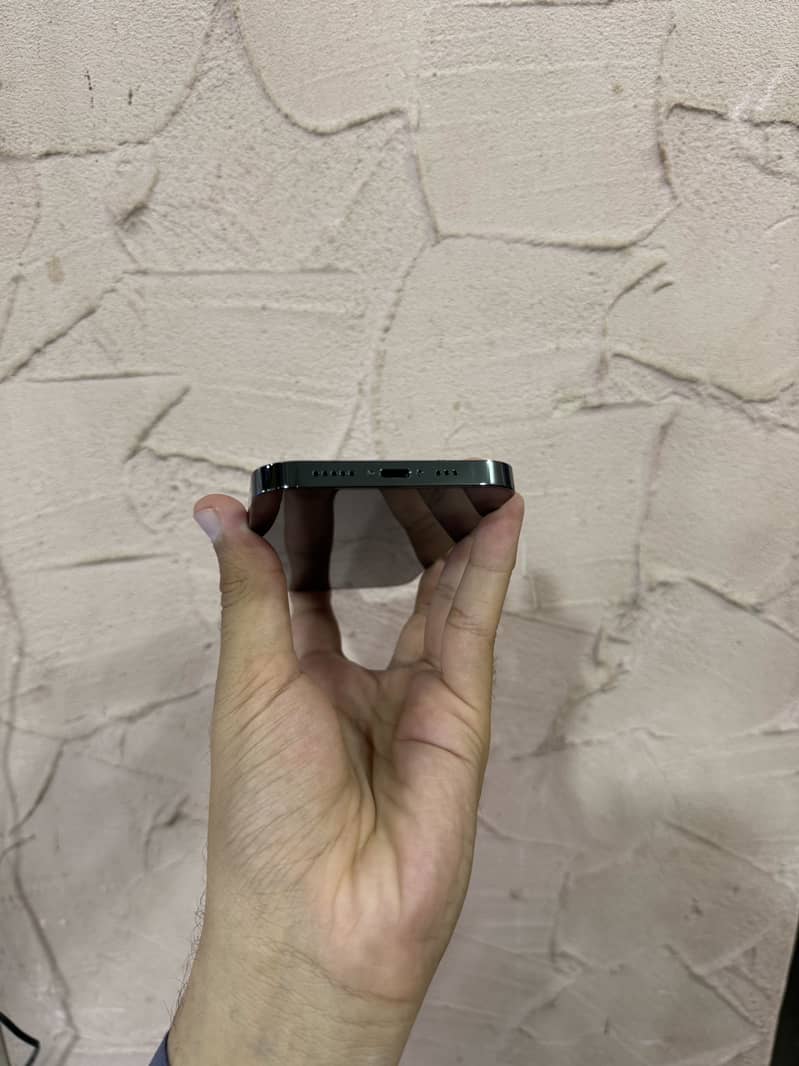 IPHONE 12 PRO 1