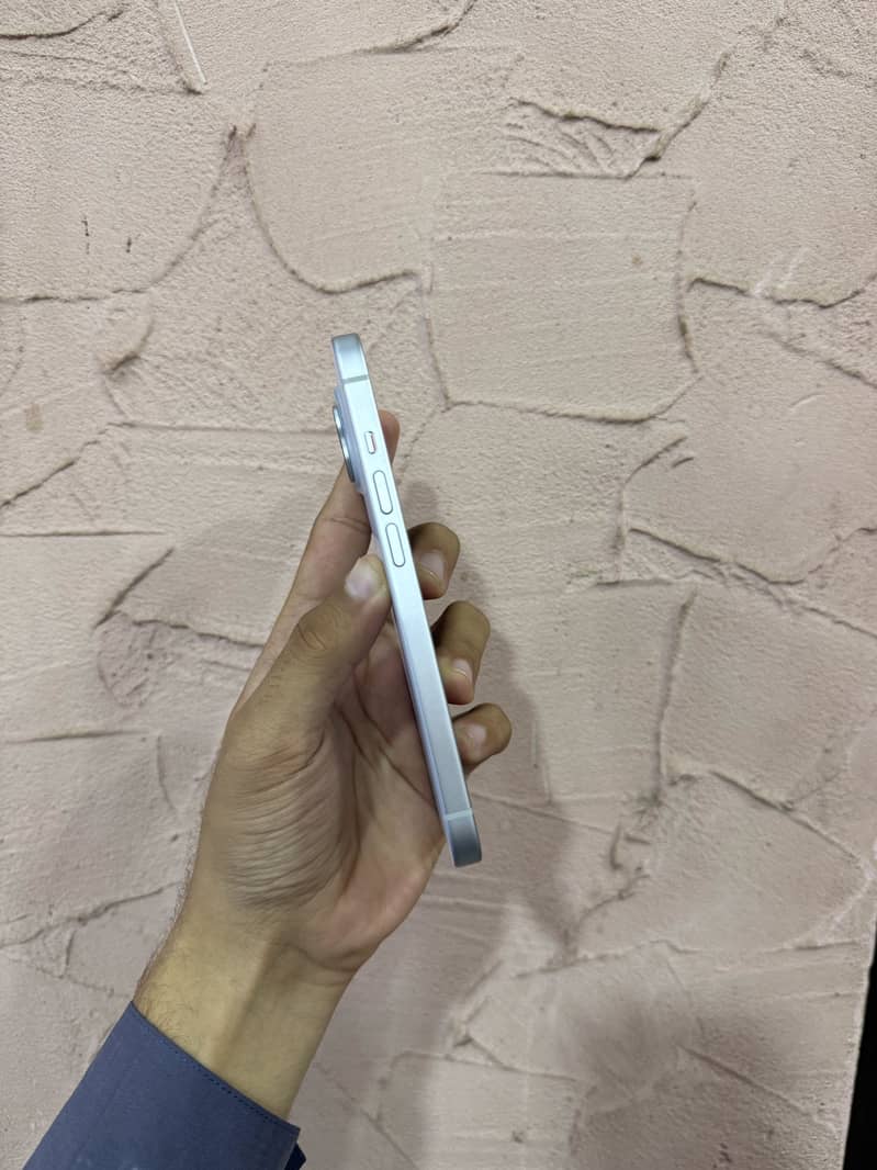 Apple iPhone 15 2