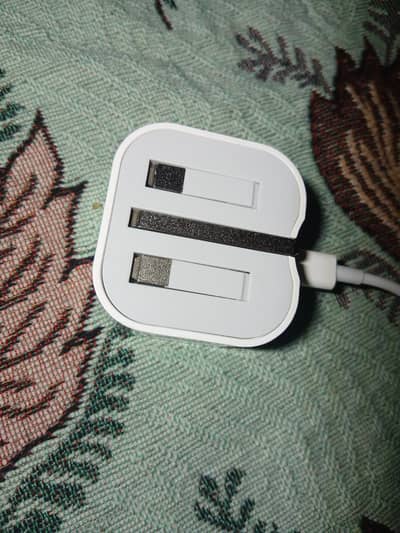 i phone geniun charger 6 month waranty with box also cable with box